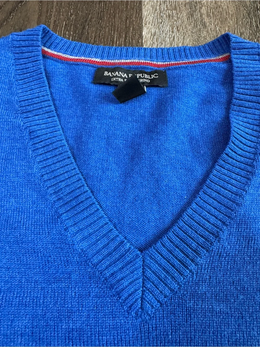 Banana Republic Men's Merino Wool V-Neck Sweater in Royal Blue Size Large